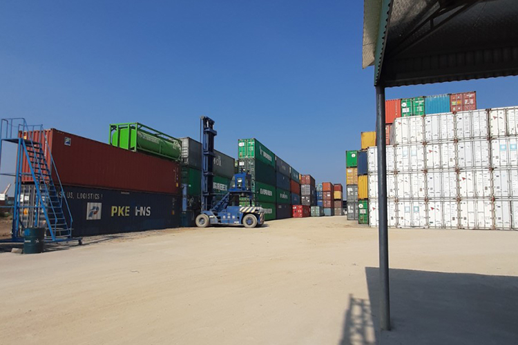 Bãi container Hoàng Sơn